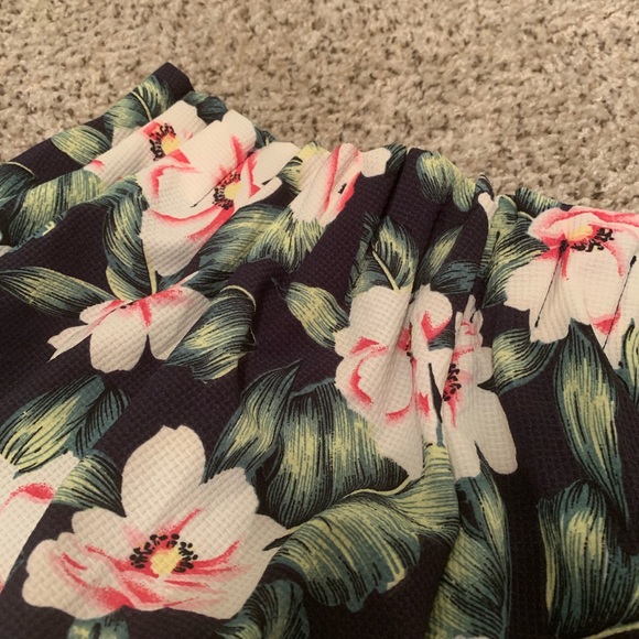 Tropical Floral Print Skirt - Picture 2 of 2